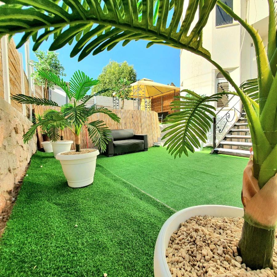 Barak Royal Suites 20 Garden Jacuzzi - ג'קוזי בחצר エイラート エクステリア 写真